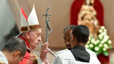 Holy Spirit makes Christians gentle, not 'overbearing,' pope says