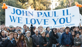 jpii-crowd-gathering-polish-feast-day