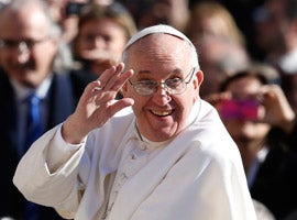 Pope-Francis-greets-crowd-before-celebrating-inaugural-Mass-in-St.-Peter's-Square-cns-paul-haring-montage