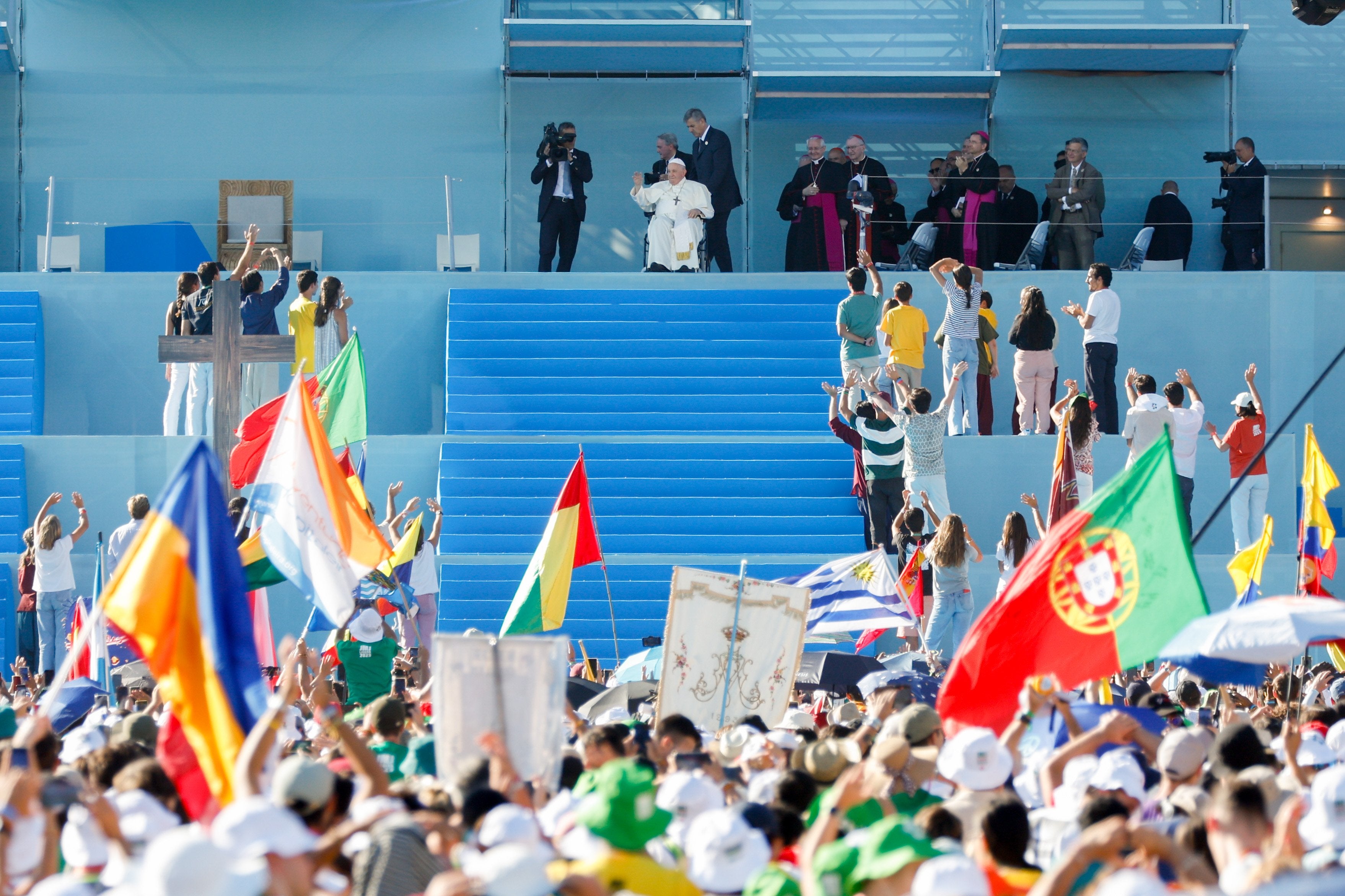 Pope speaks to crowd of young people.