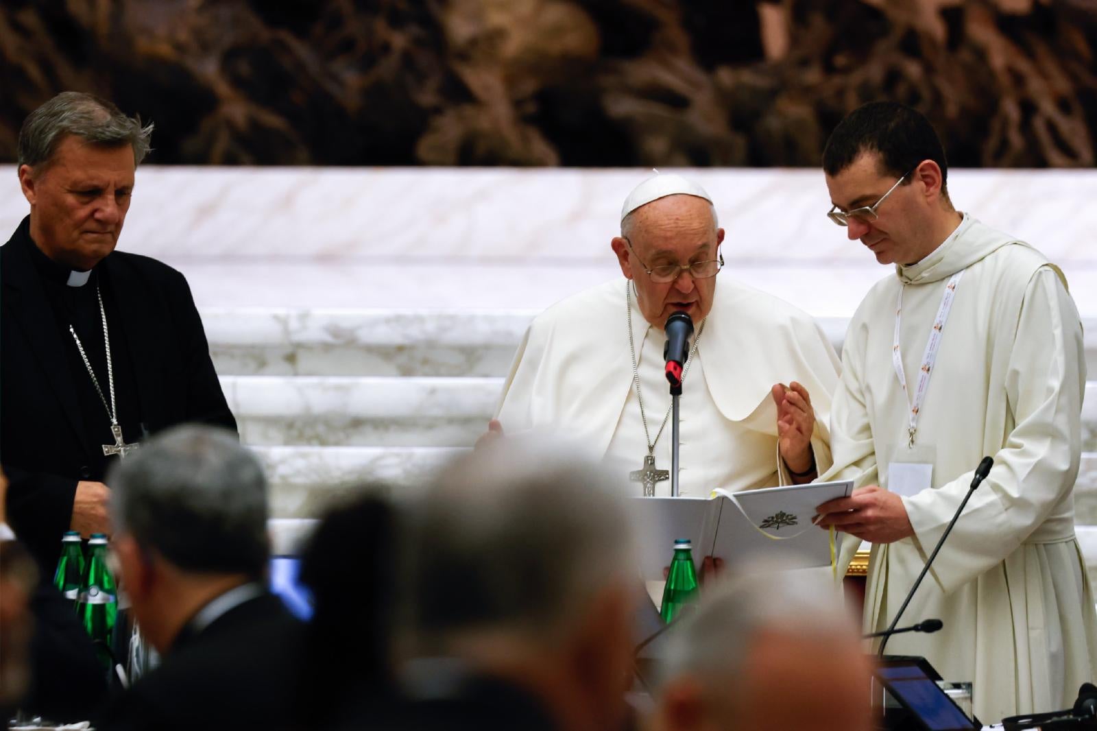 Pope Francis leads synod prayer