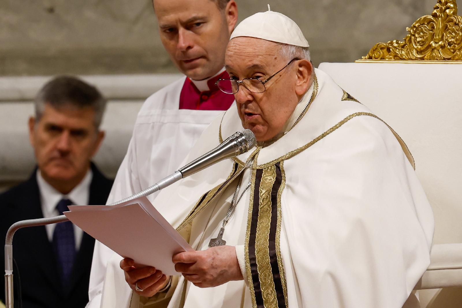 Pope Francis gives homily