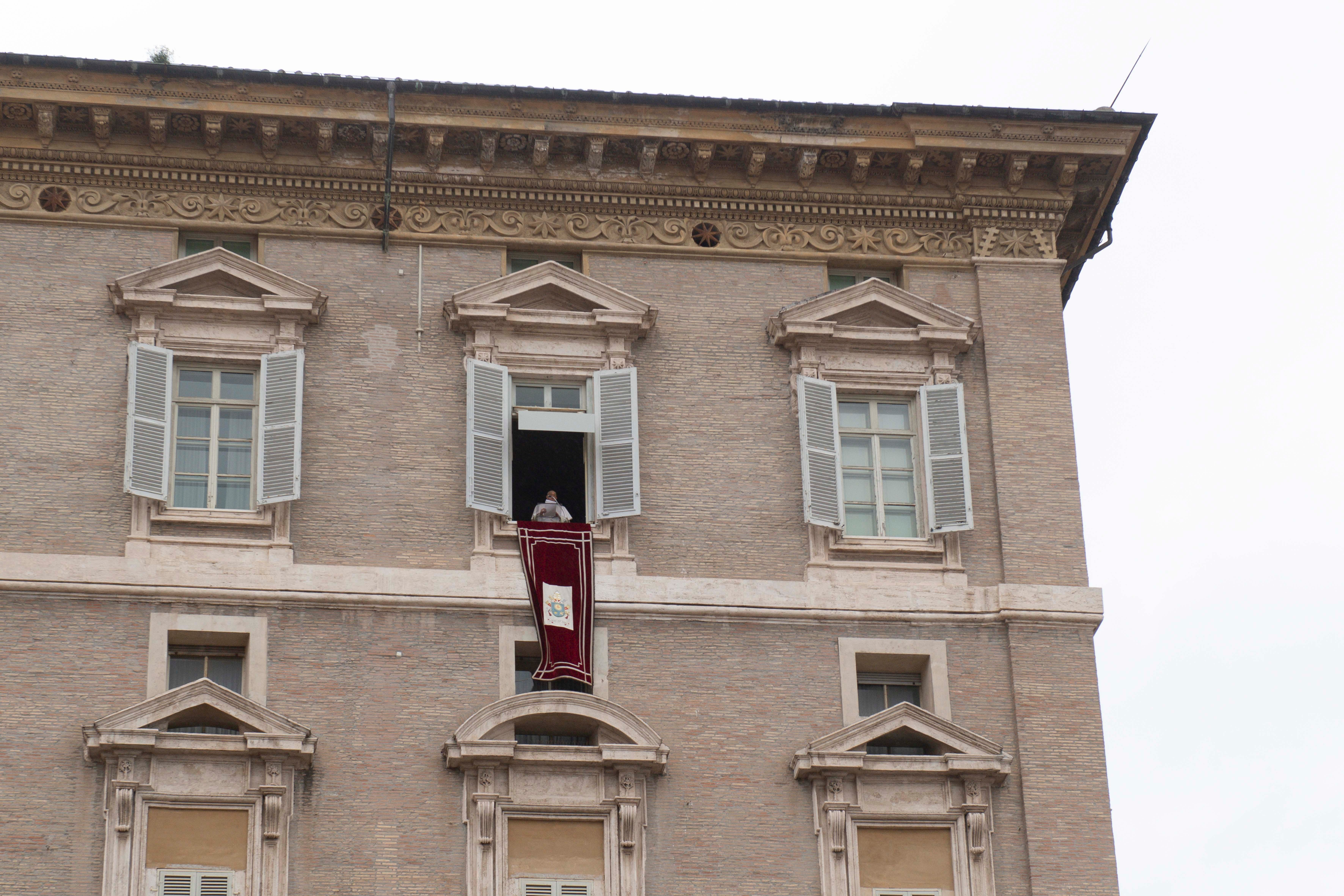 Pope leads recitation of the Angelus