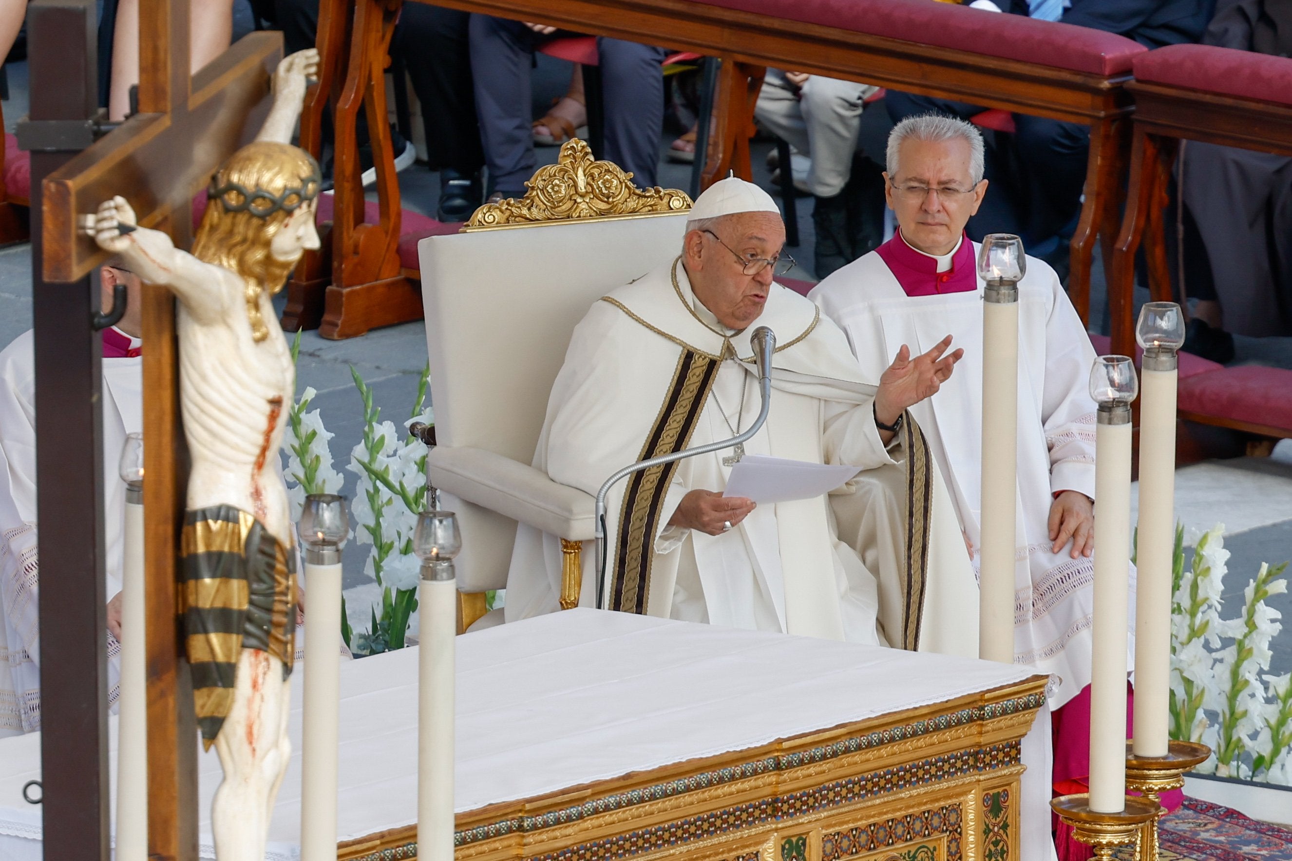 Pope Francis gives homily at synod's opening Mass