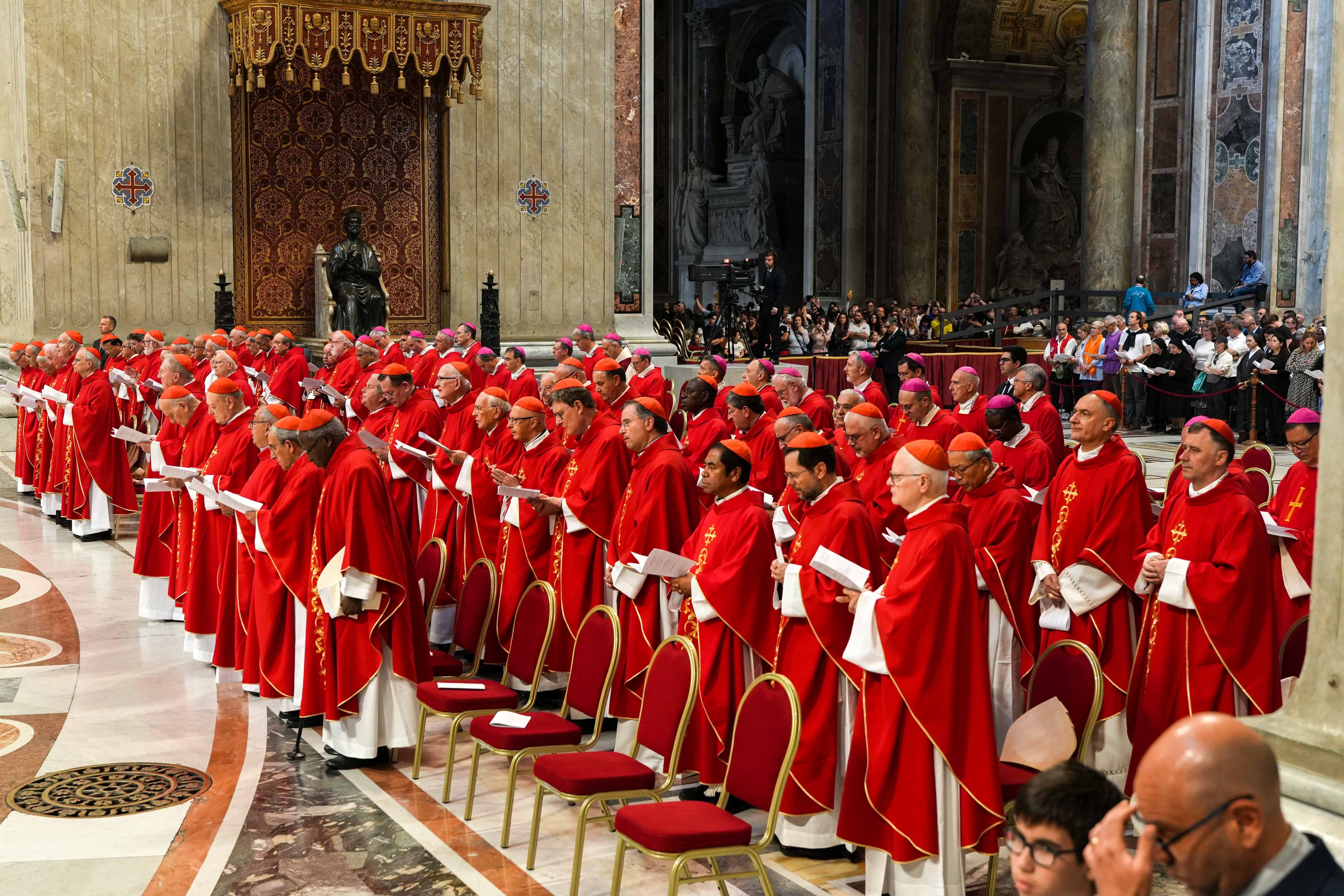 Cardinals concelebrate Mass.