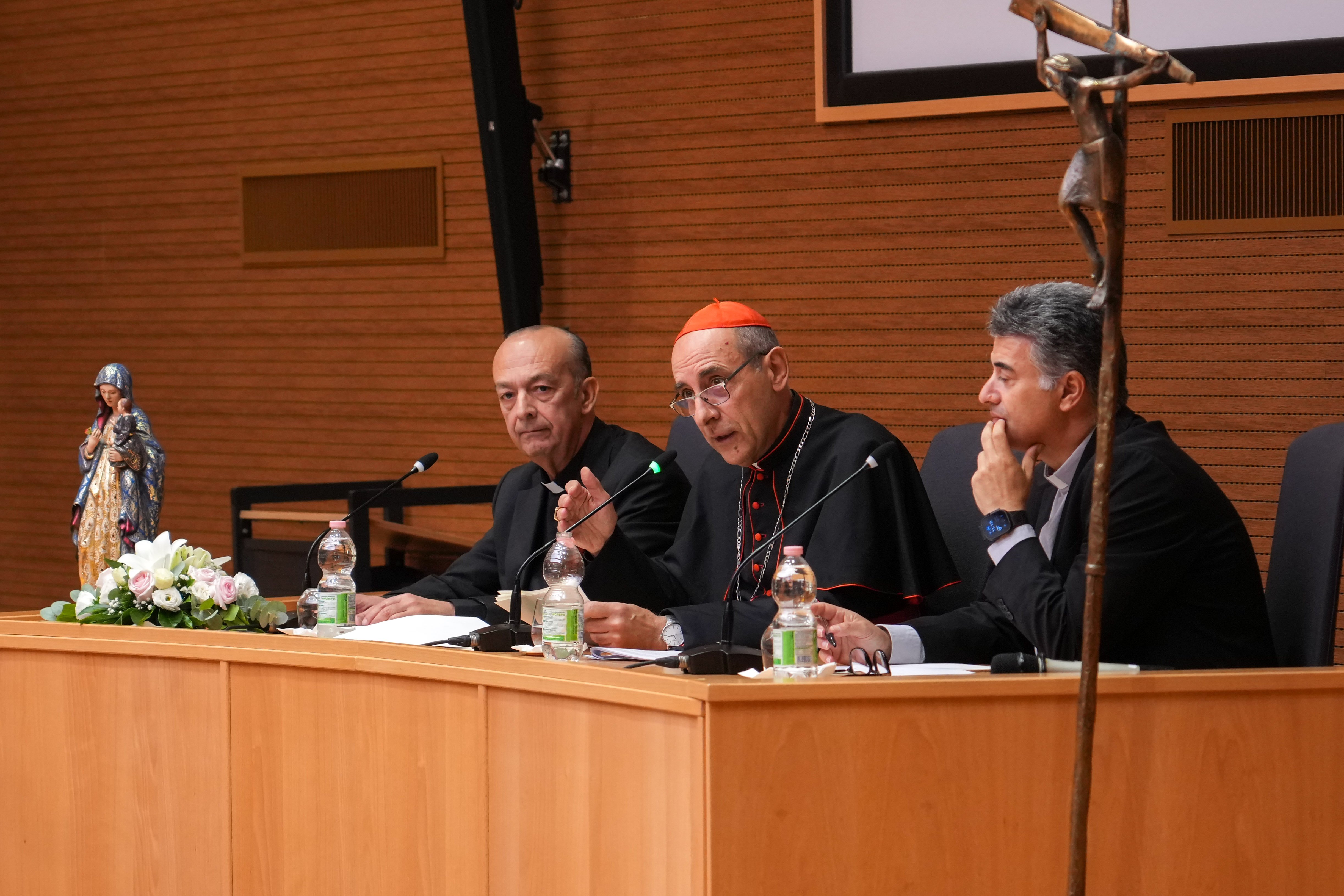 Cardinal Víctor Manuel Fernández presents Marian document