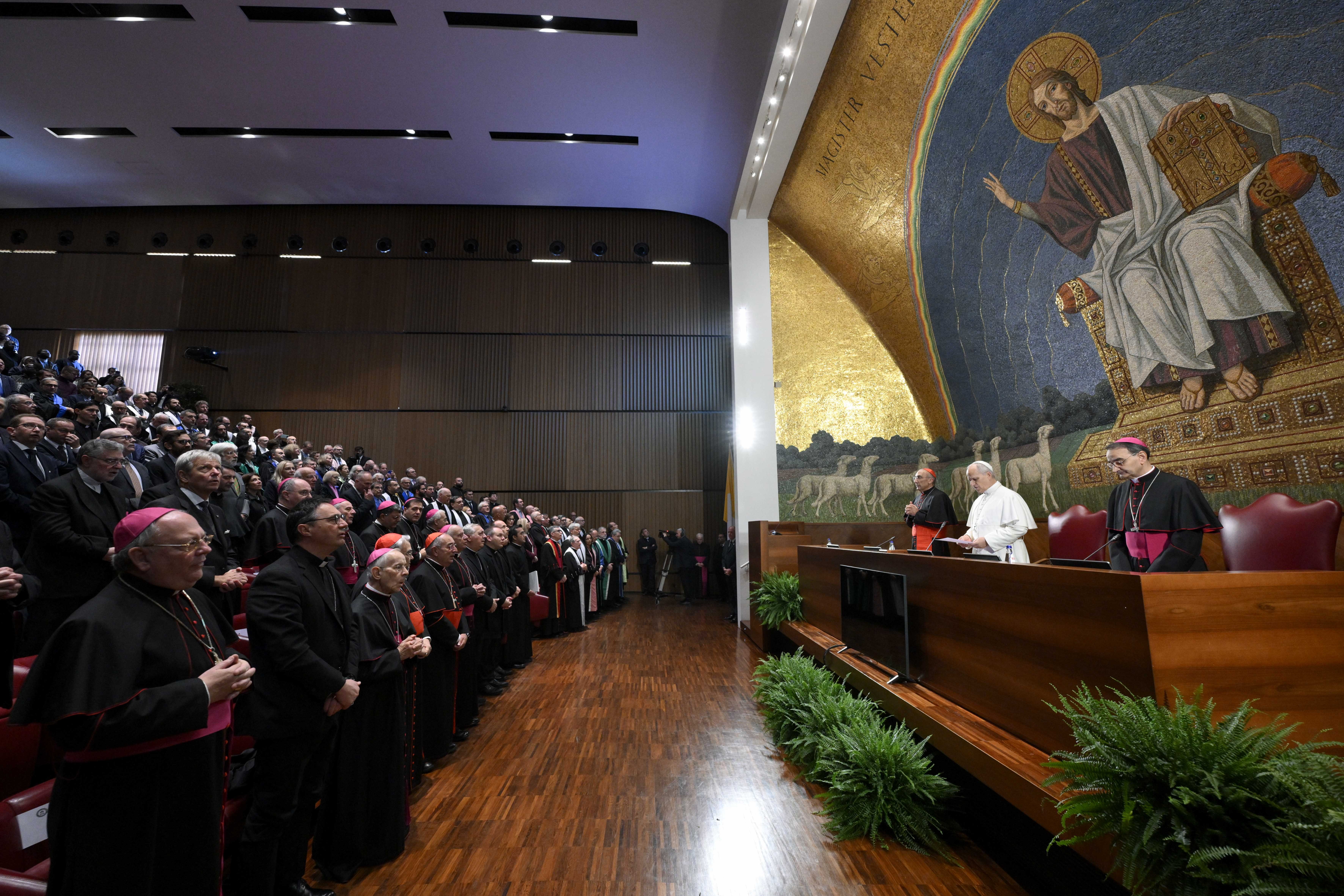 Pope Leo prays before speech at Lateran University