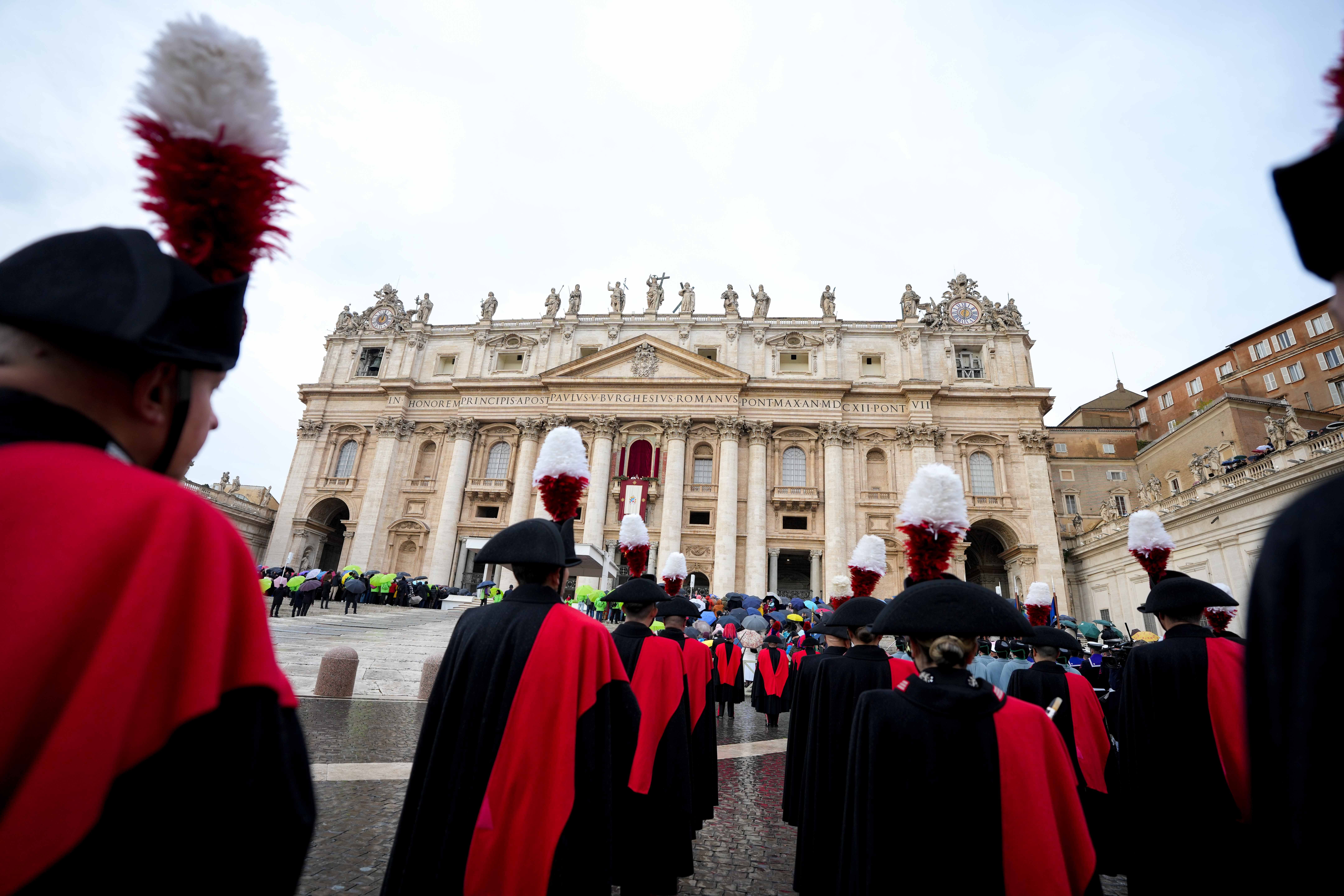 Italian military police await Pope Leo's Christmas blessing