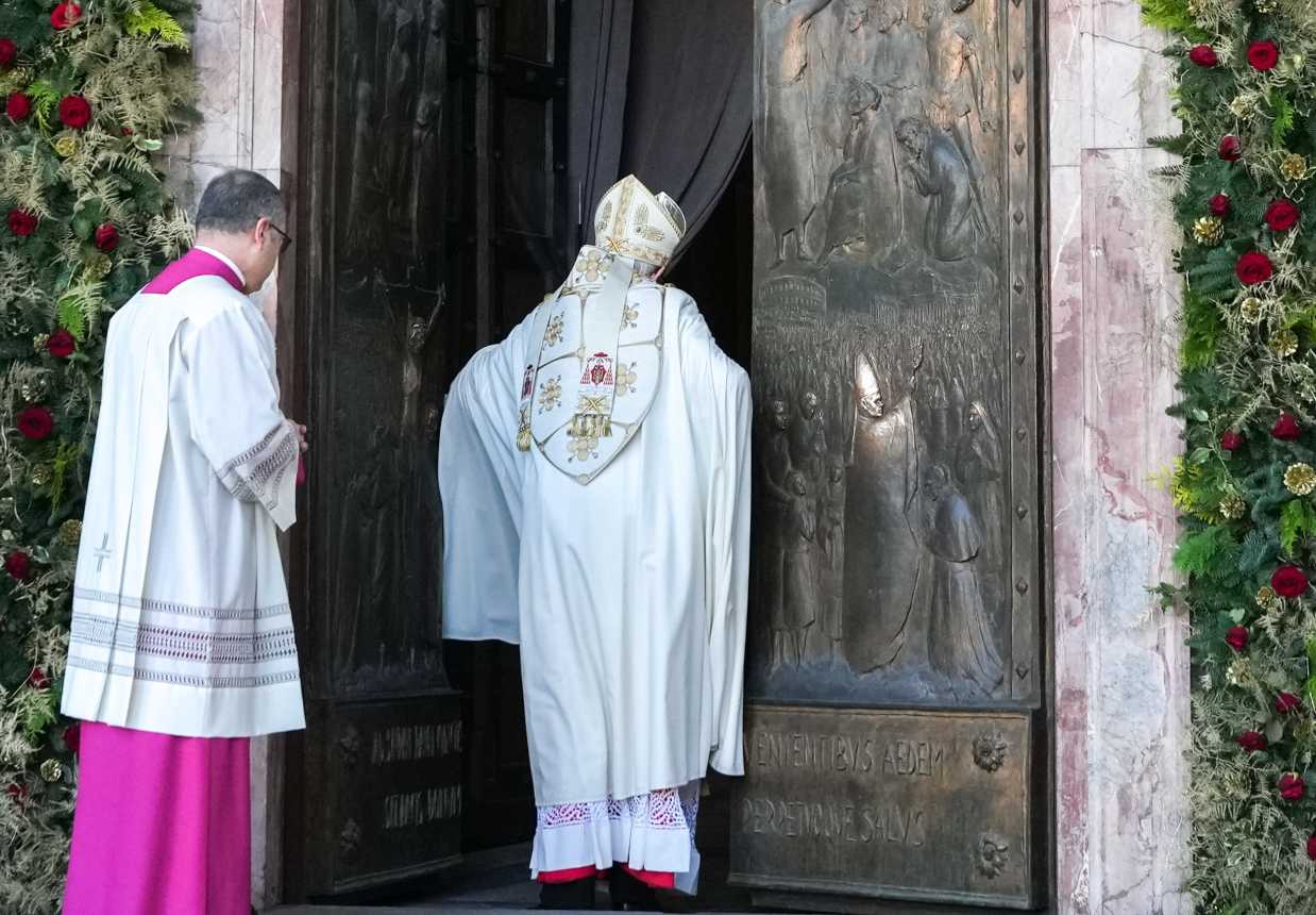 Cardinal James Harvey closes the Holy Door at St. Paul Outside the Walls