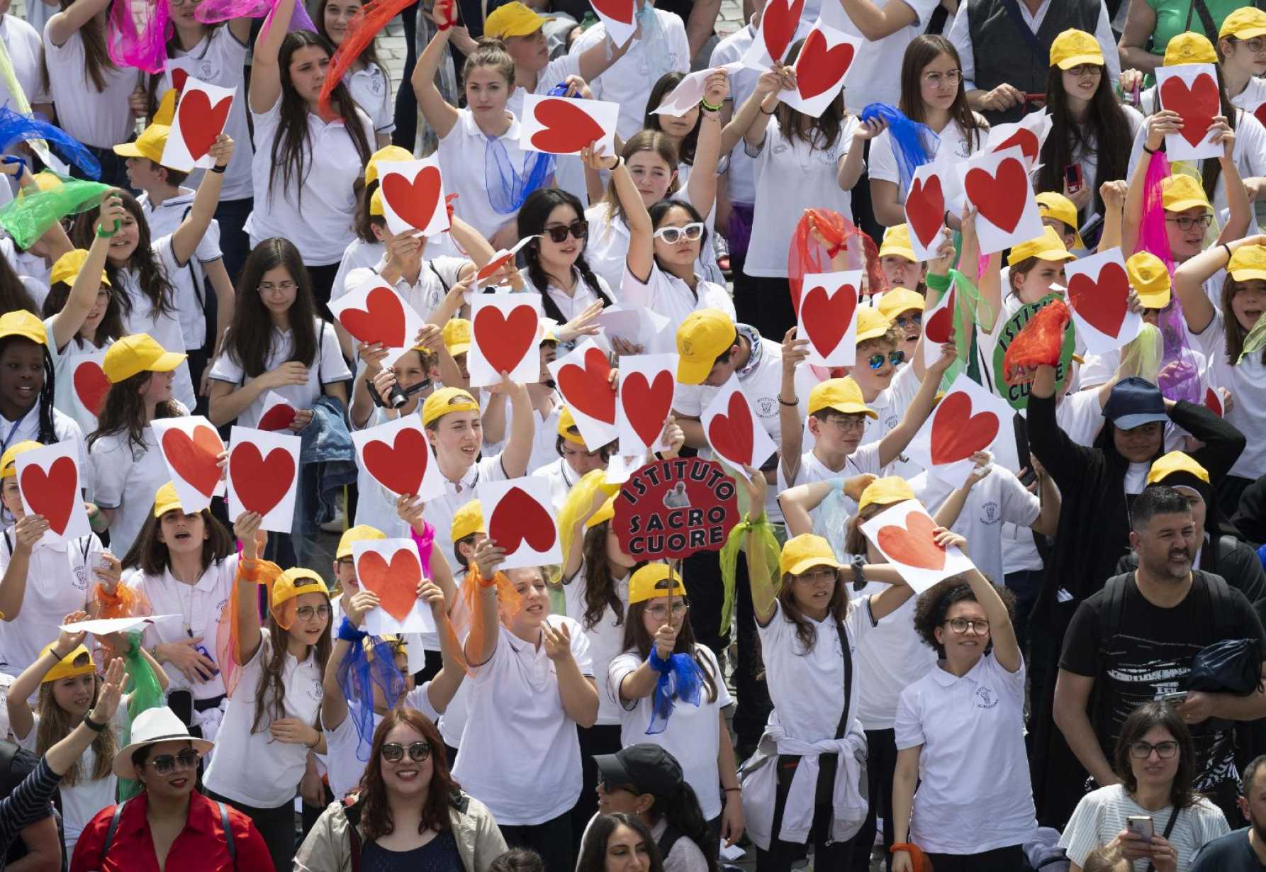 Spend time with Jesus every evening to reflect on the day, pope says