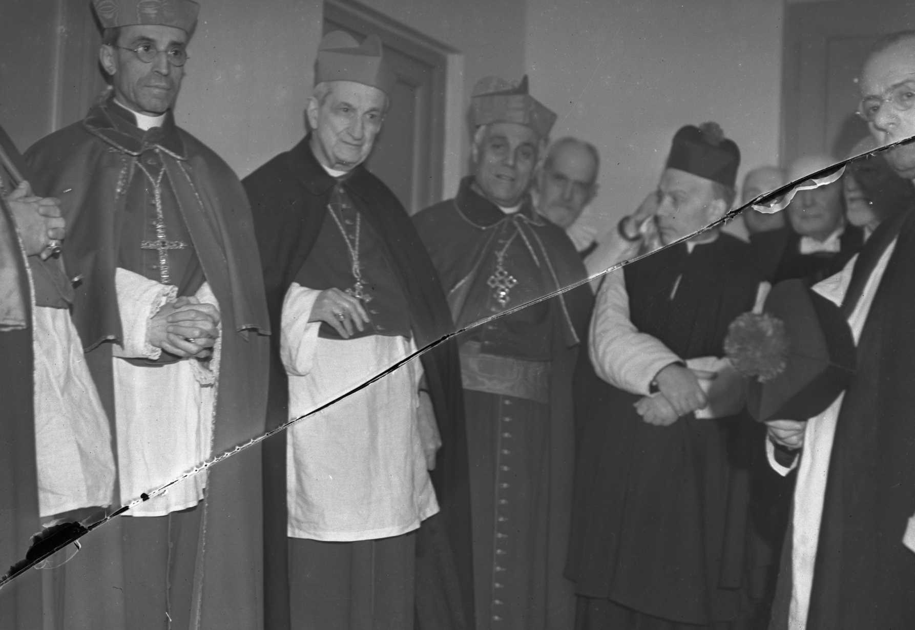 Church must protect its huge audiovisual archives, media assets, pope says