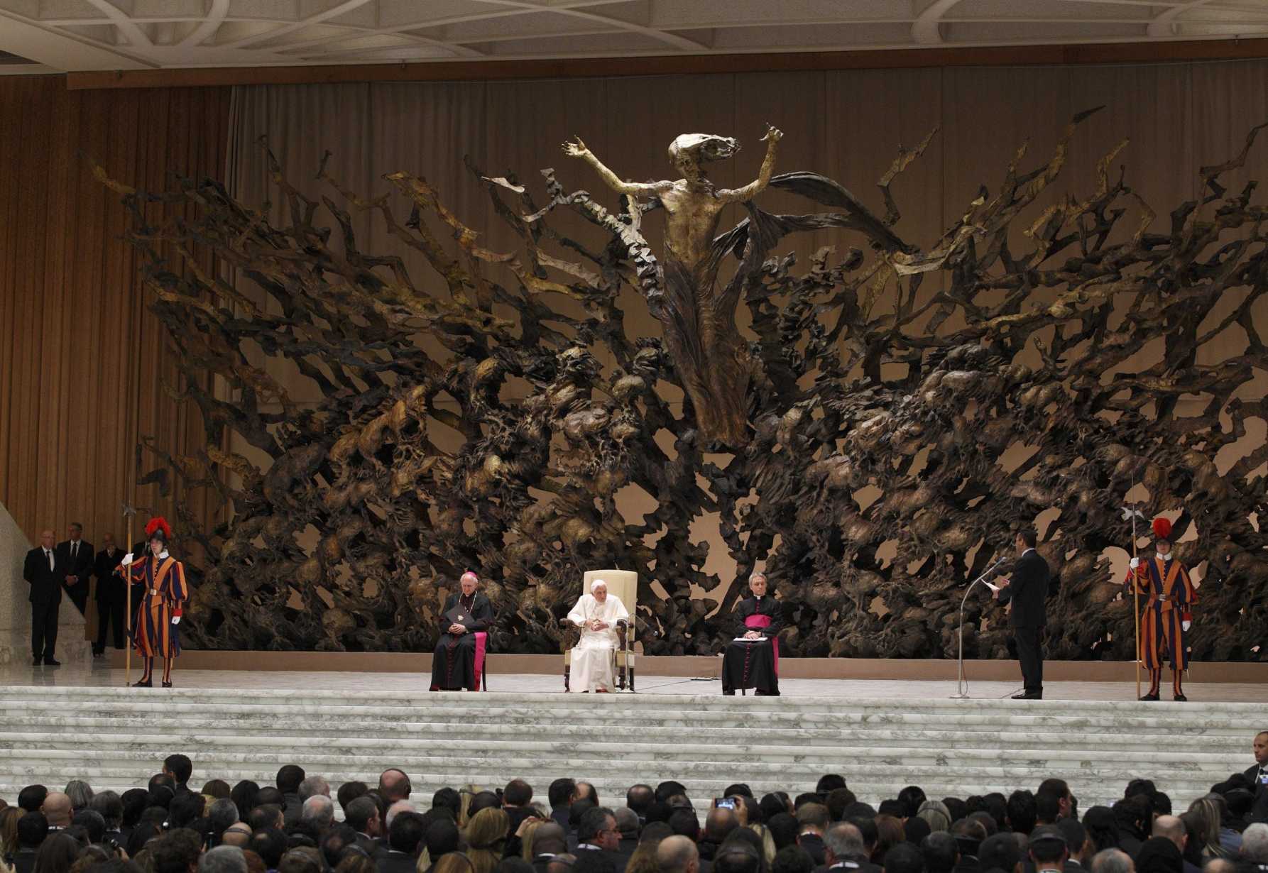 Over The Pope s Shoulder An explosion Of Spirituality In Bronze USCCB over-the-pope-s-shoulder-an-explosion-of-spirituality-in-bronze-usccb