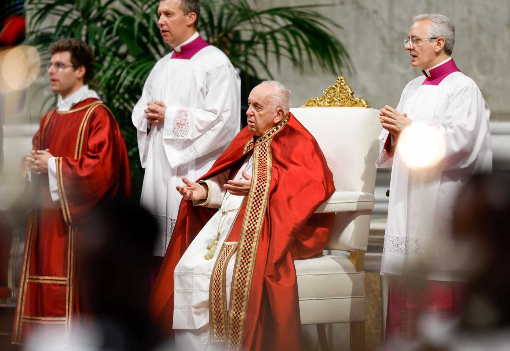 Pope on Pentecost: Synod is journey in the Spirit, not 'a parliament'