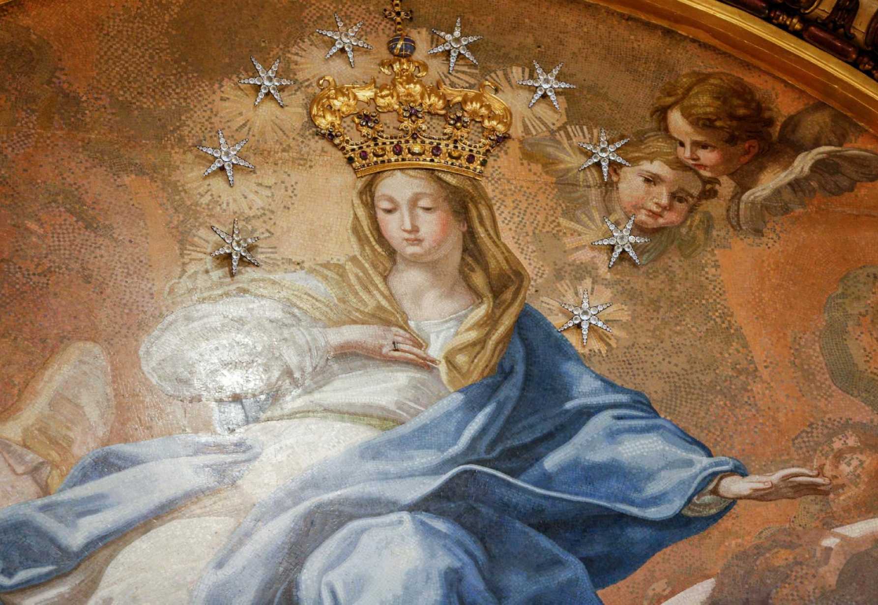 St. Peter's Basilica opens exhibit on Marian coronations