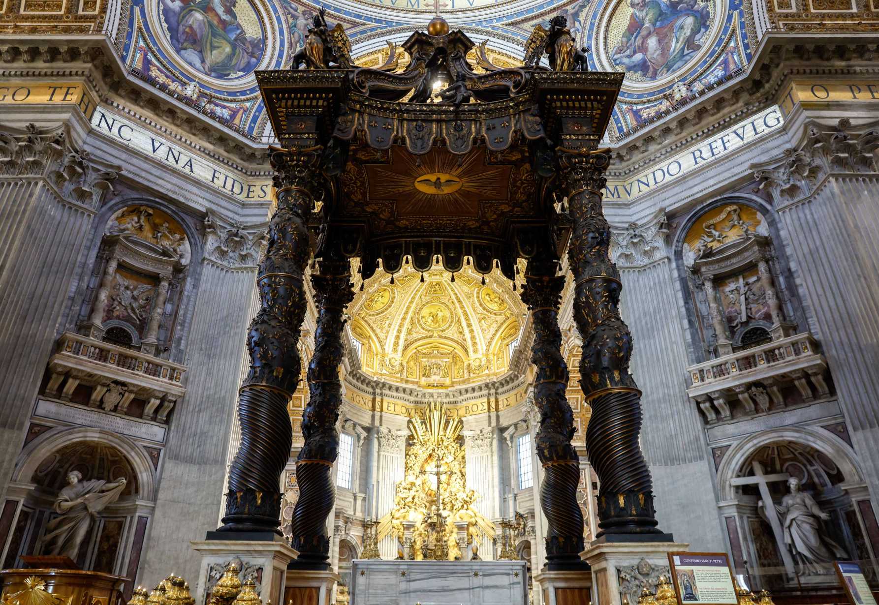 Canopy over main altar of St. Peter's Basilica to undergo restoration