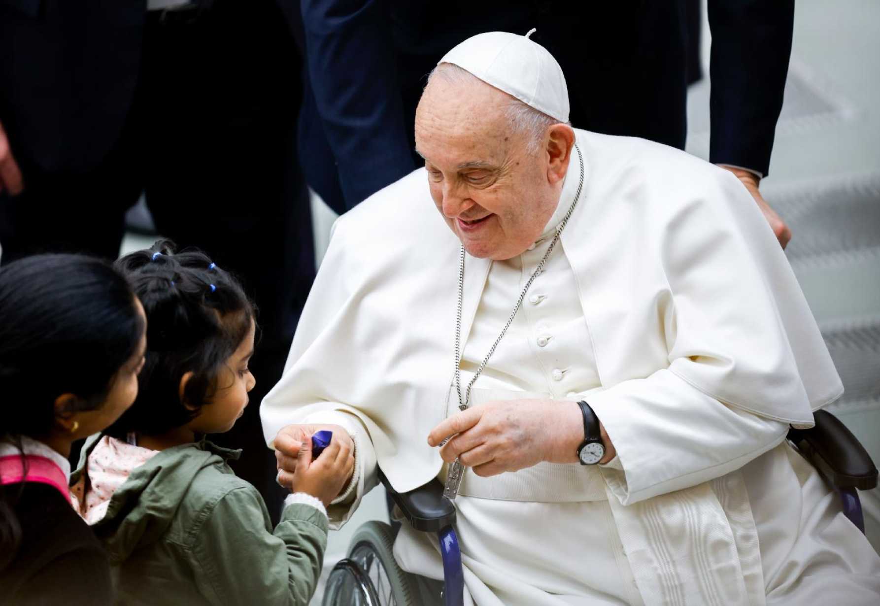 Be generous with others; greed is a sickness, pope says at audience