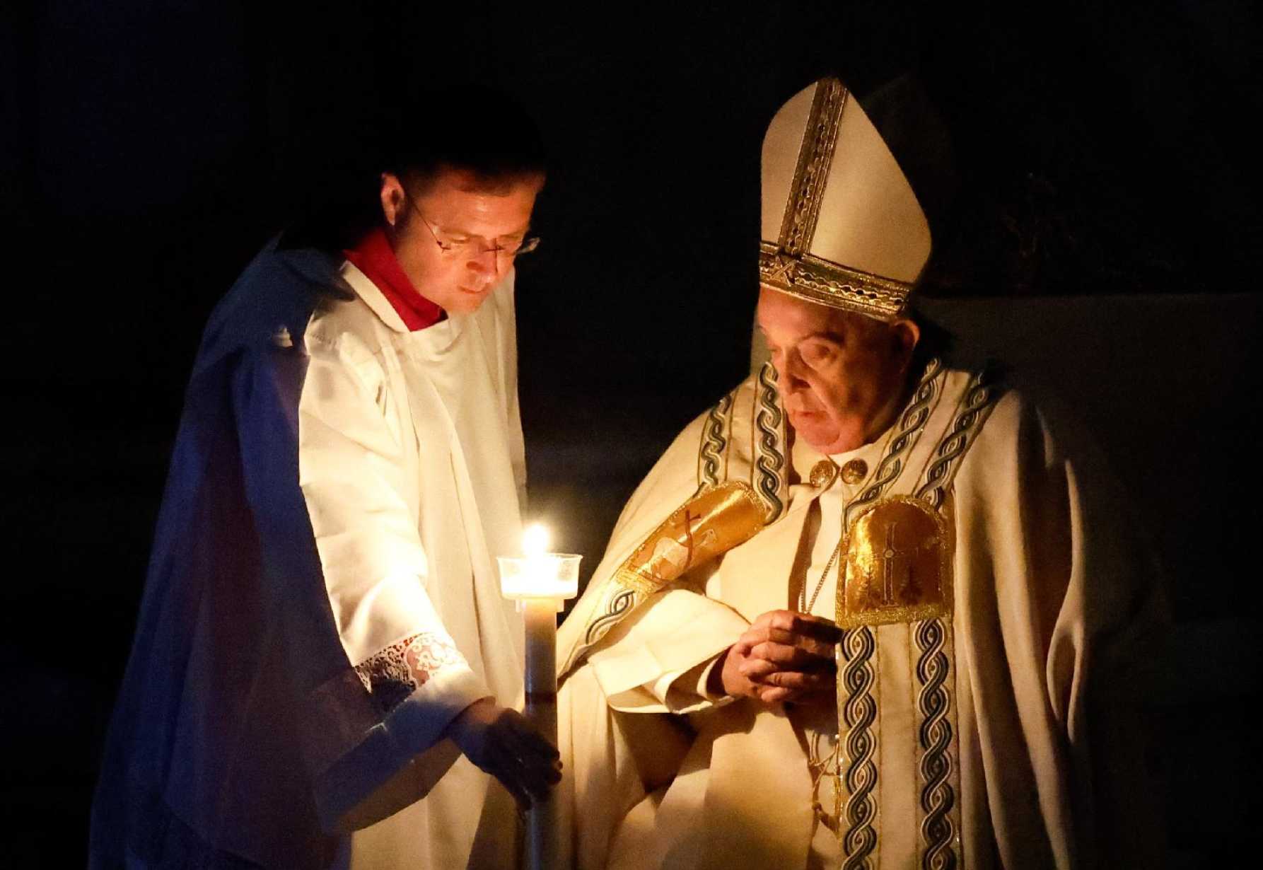 Easter marks the 'rebirth of hope amid the ruins of failure,' pope says