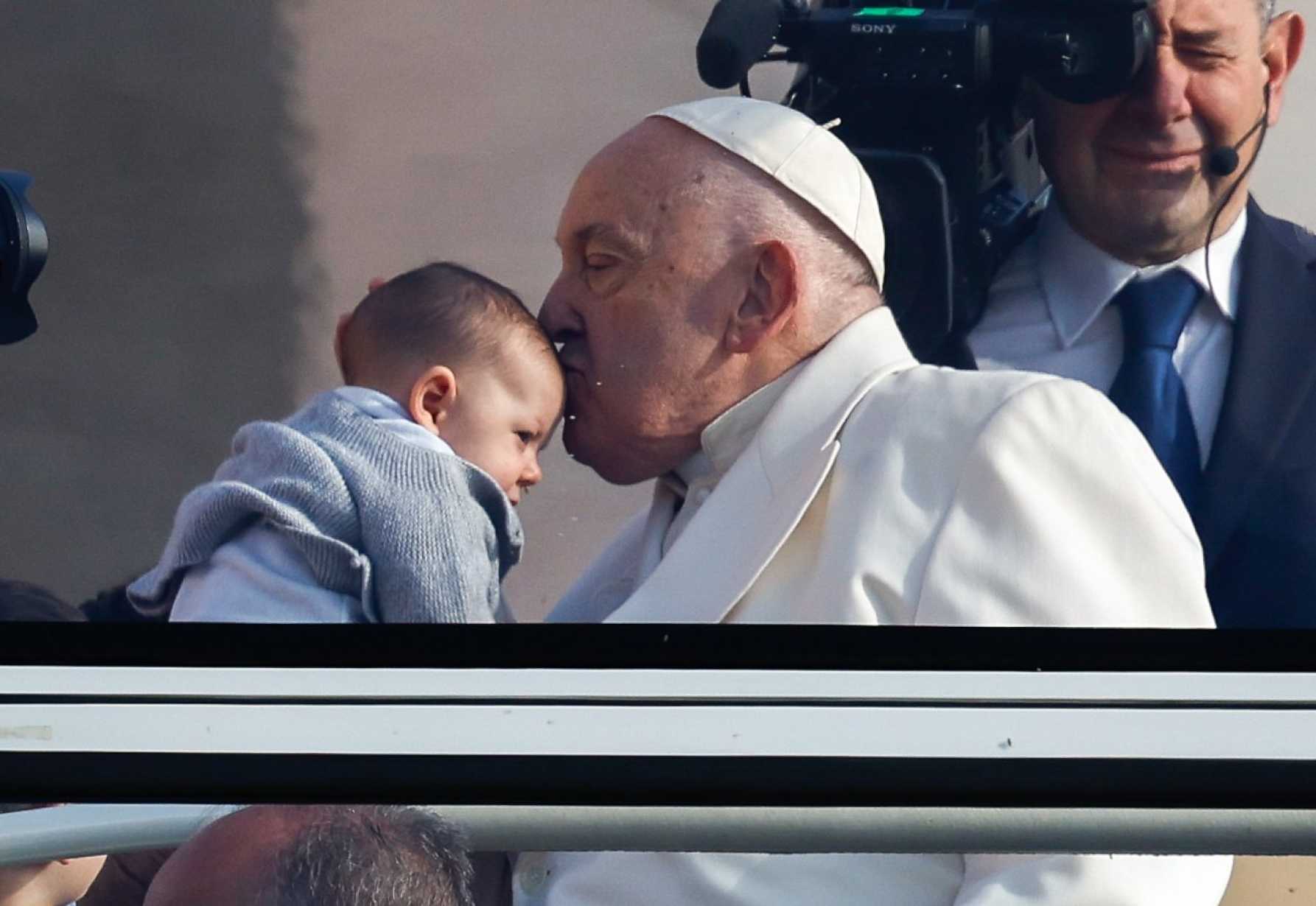 Faith, hope, love are antidote to pride, pope says at audience