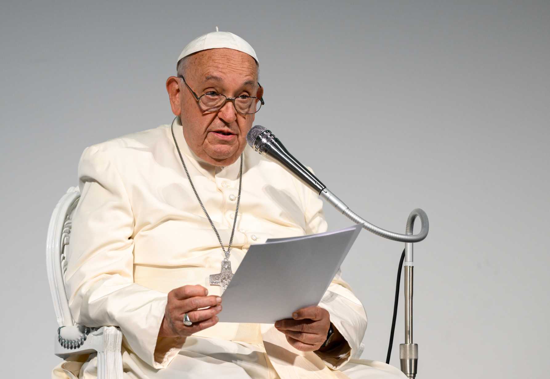 Pope asks world's religions to push for ethical AI development