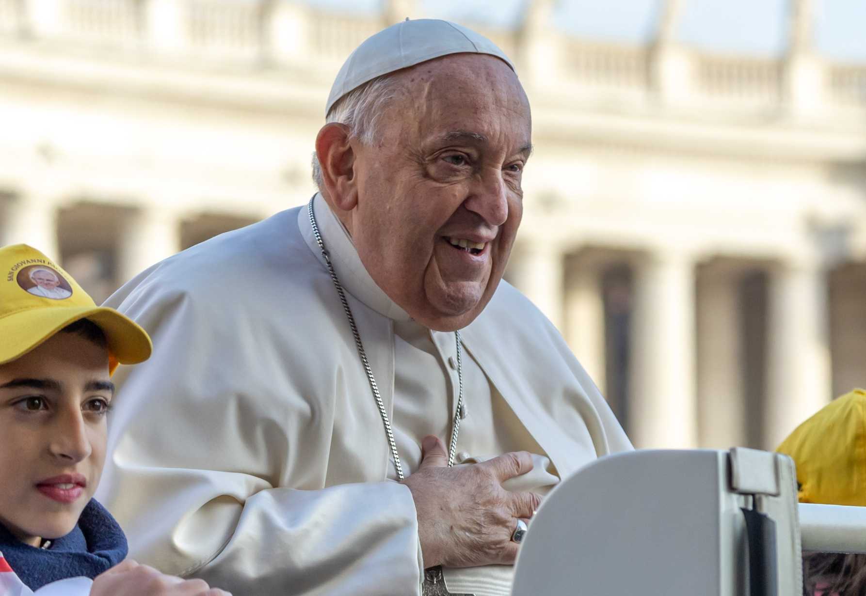 Pope urges Christians to joyfully cultivate fruits of the Spirit