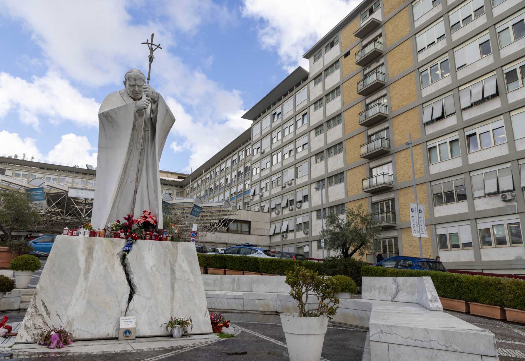 Pope's therapy adjusted again after tests reveal 'polymicrobial infection'