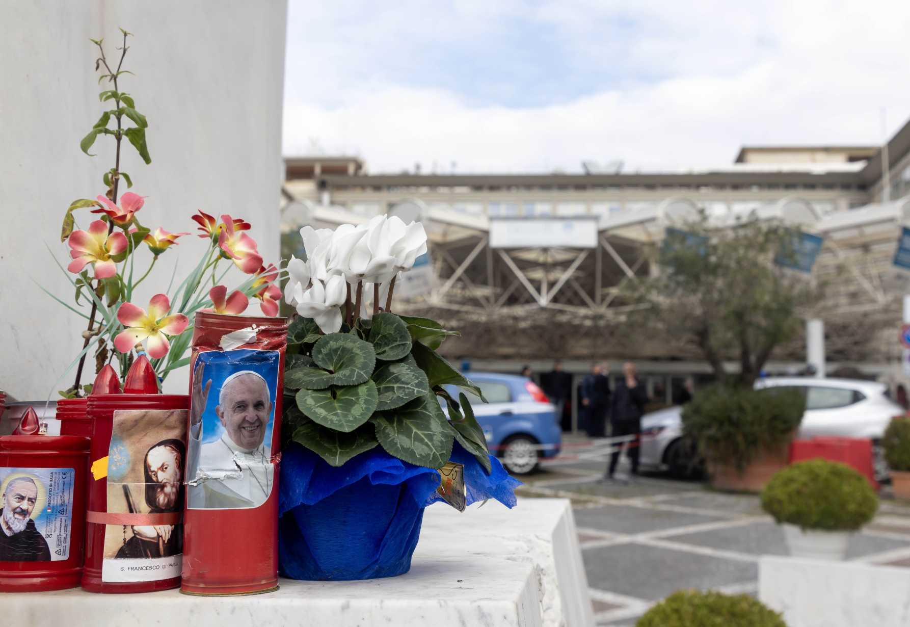 Pope continues showing 'slight' improvement, Vatican says