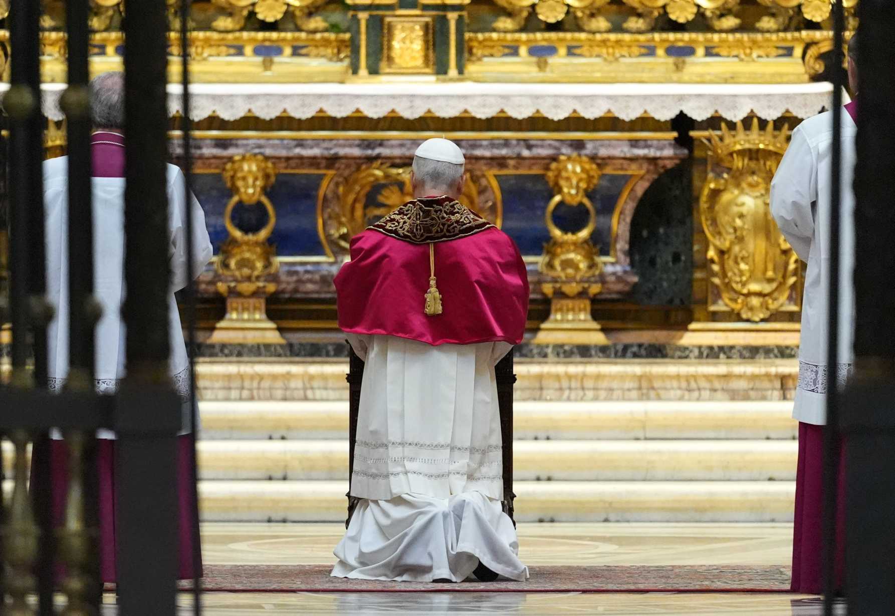 Communion requires prayer, listening, conversion, pope says