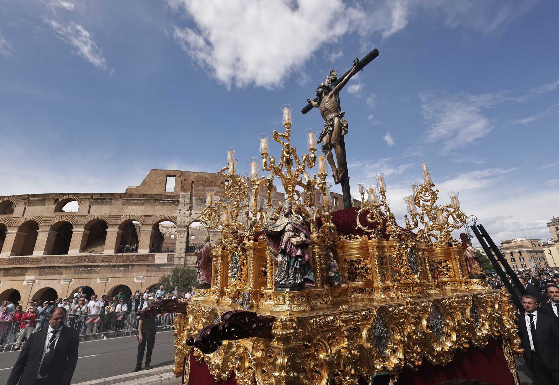 Jubilee event combines popular piety, venerated statues and ancient ruins