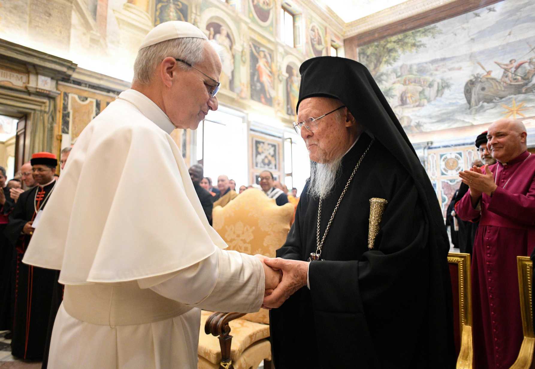 Pope reaffirms commitment to ecumenical, interreligious dialogue