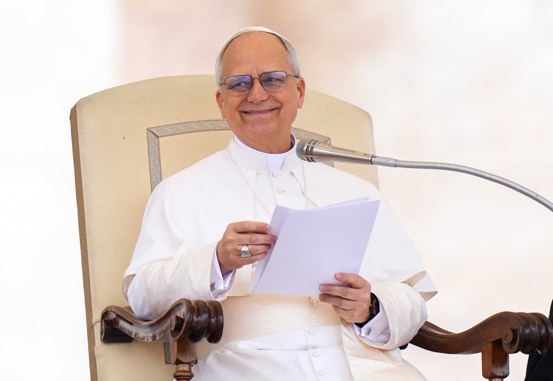 God's love is generous, not calculating, pope says at first audience