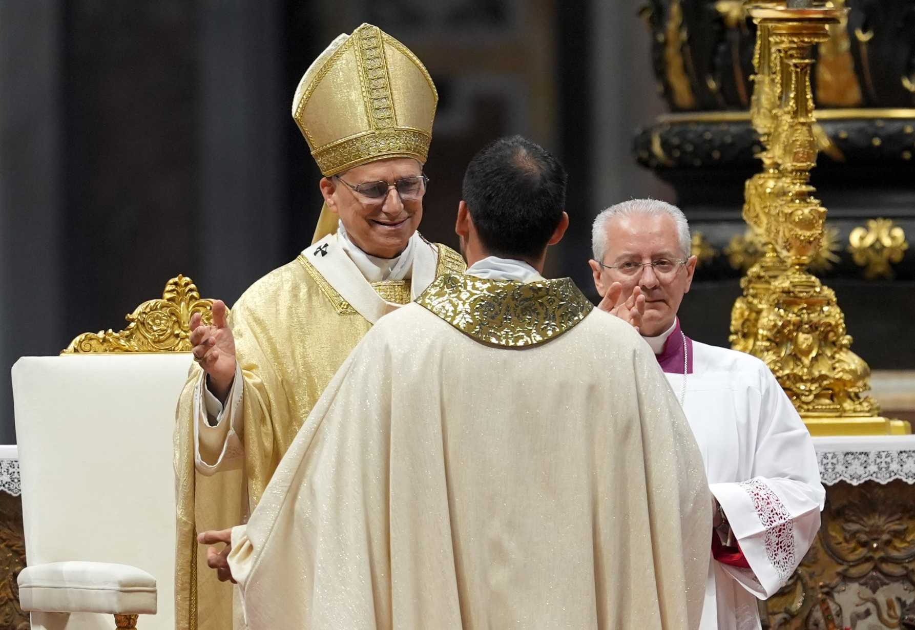 Pope asks priests to be signs of reconciliation in the church and world