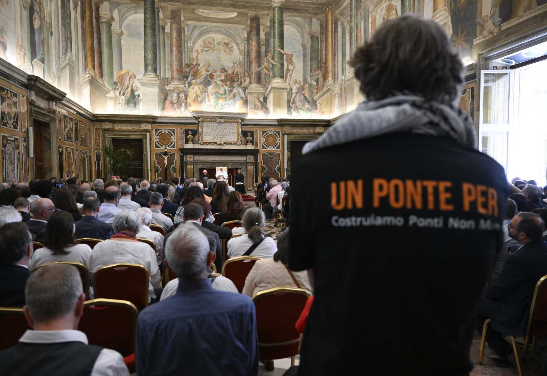 Decisions, relationships, actions must be rooted in nonviolence, pope says