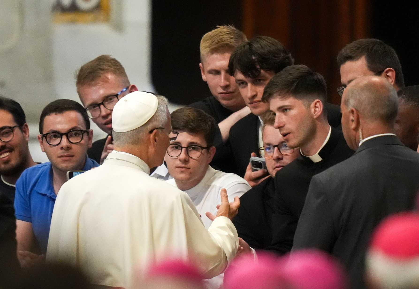 Love with Christ's compassionate heart, Pope Leo tells seminarians