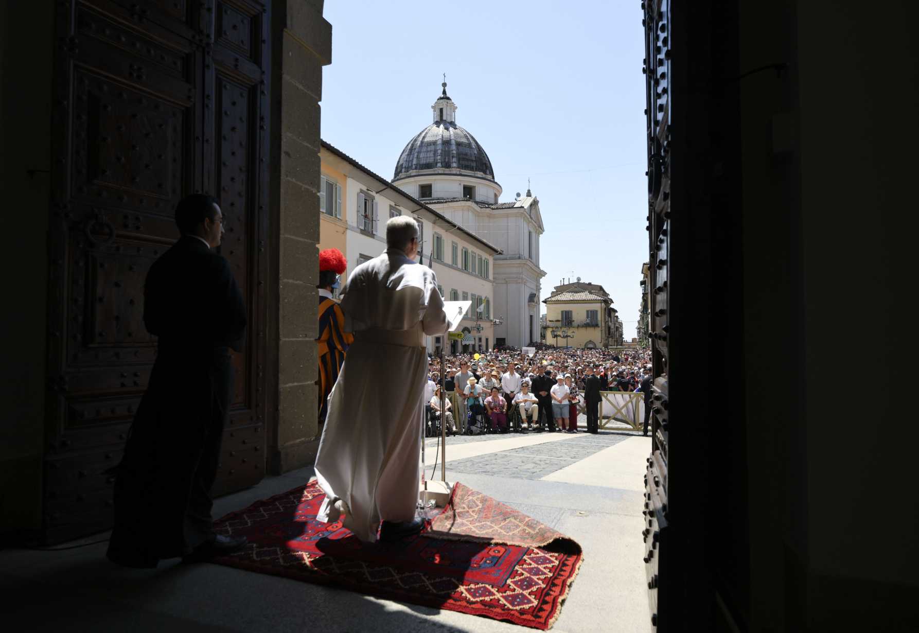 Pope condemns Israel's attack against church, calls for end to 'barbarity'