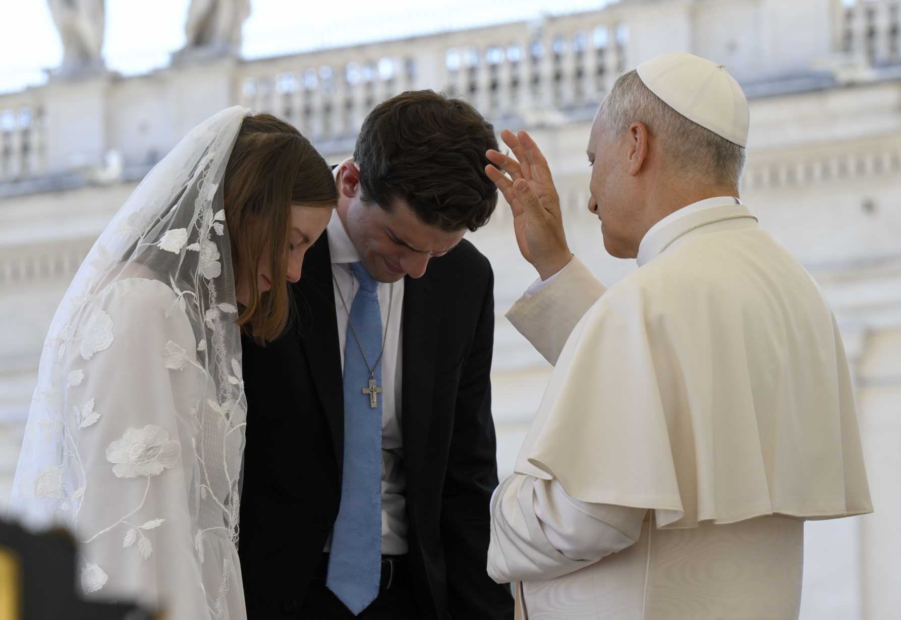 Prepare space in your hearts for God's love to grow, pope urges