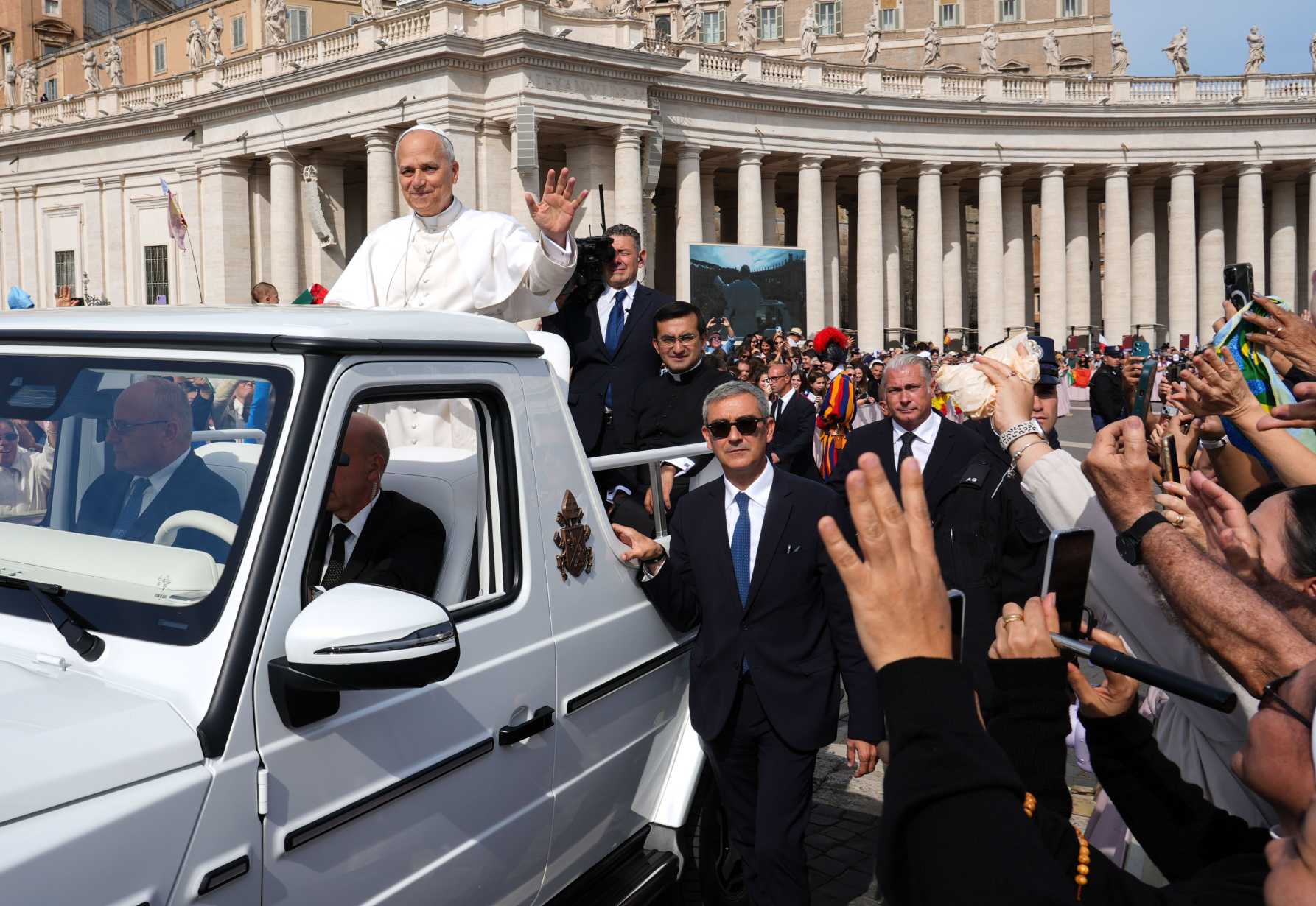 Real faith changes the way Christians live, treat each other, pope says