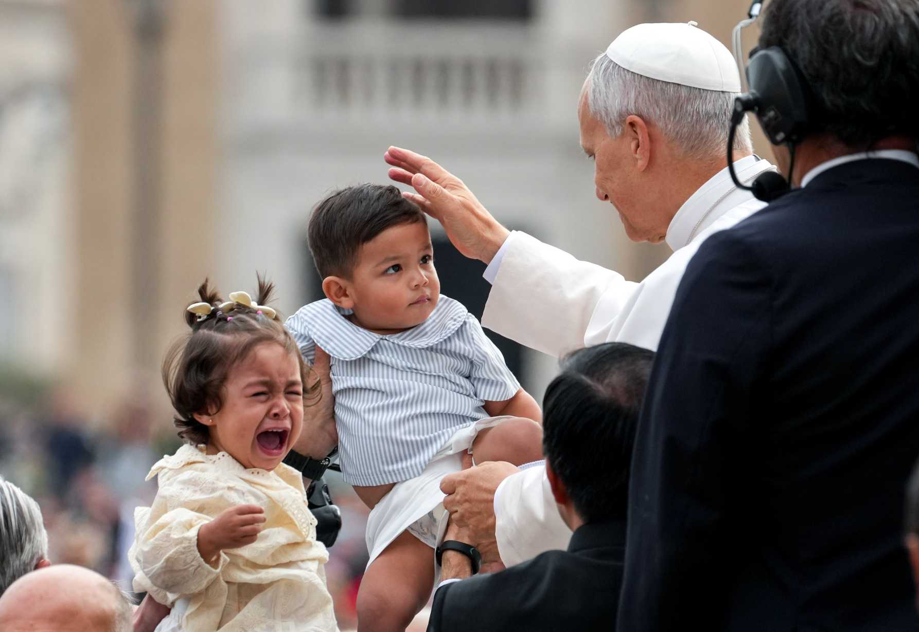 The risen Christ brings joy, hope along life's journey, pope says