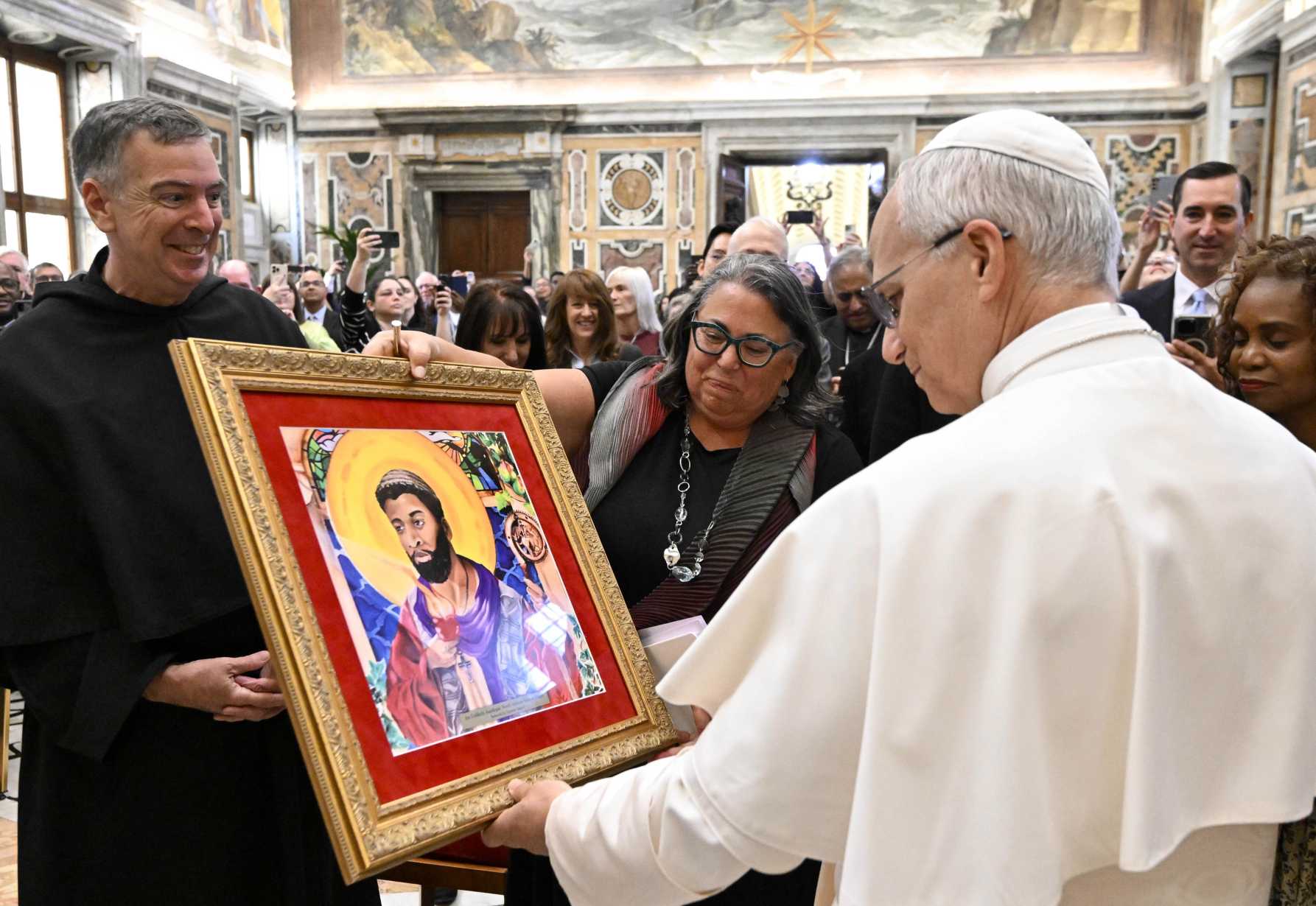 Migrants, refugees are often models of hope and faith, pope says