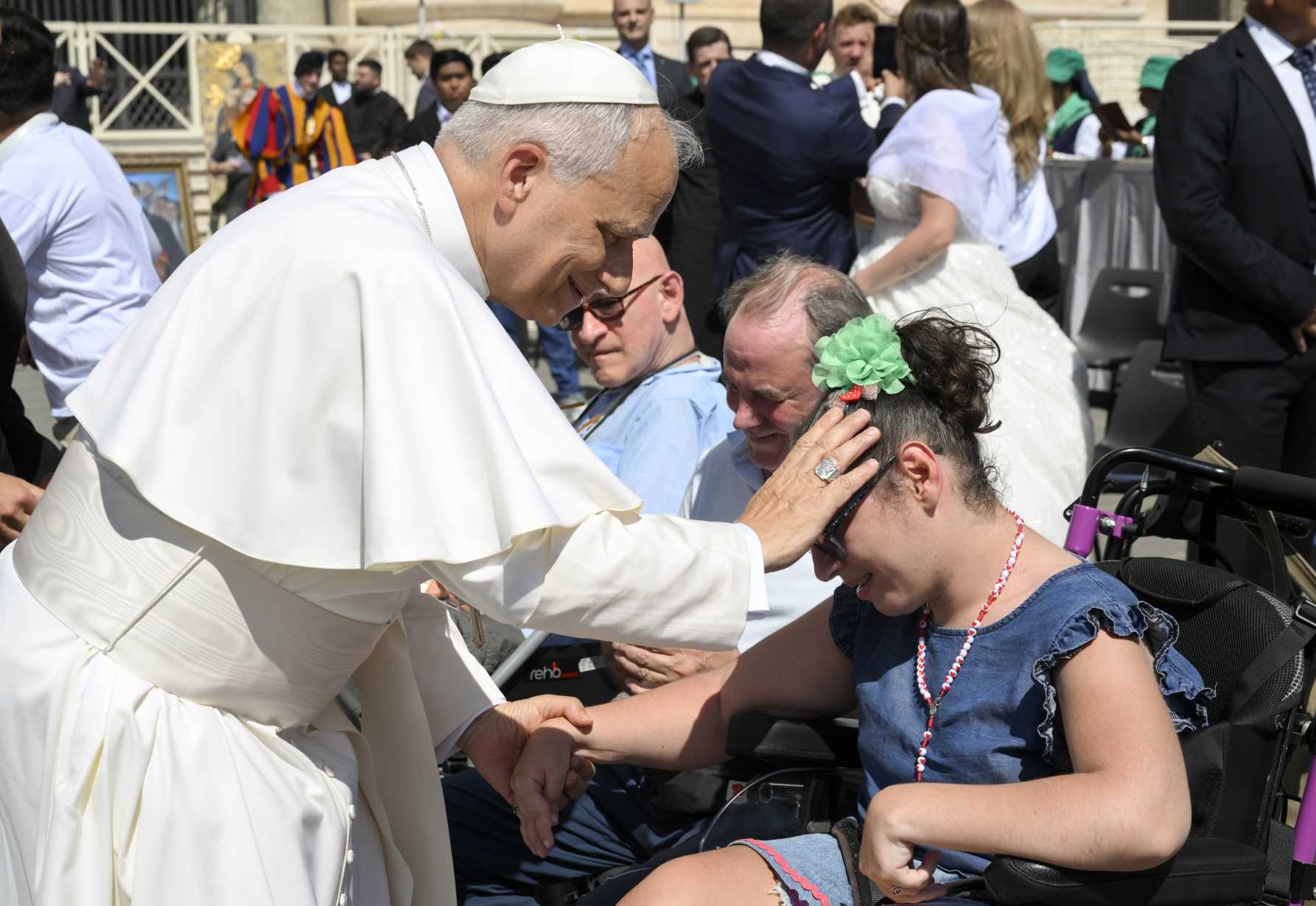 Pope to young people: Friendship with Jesus leads to love, not propaganda