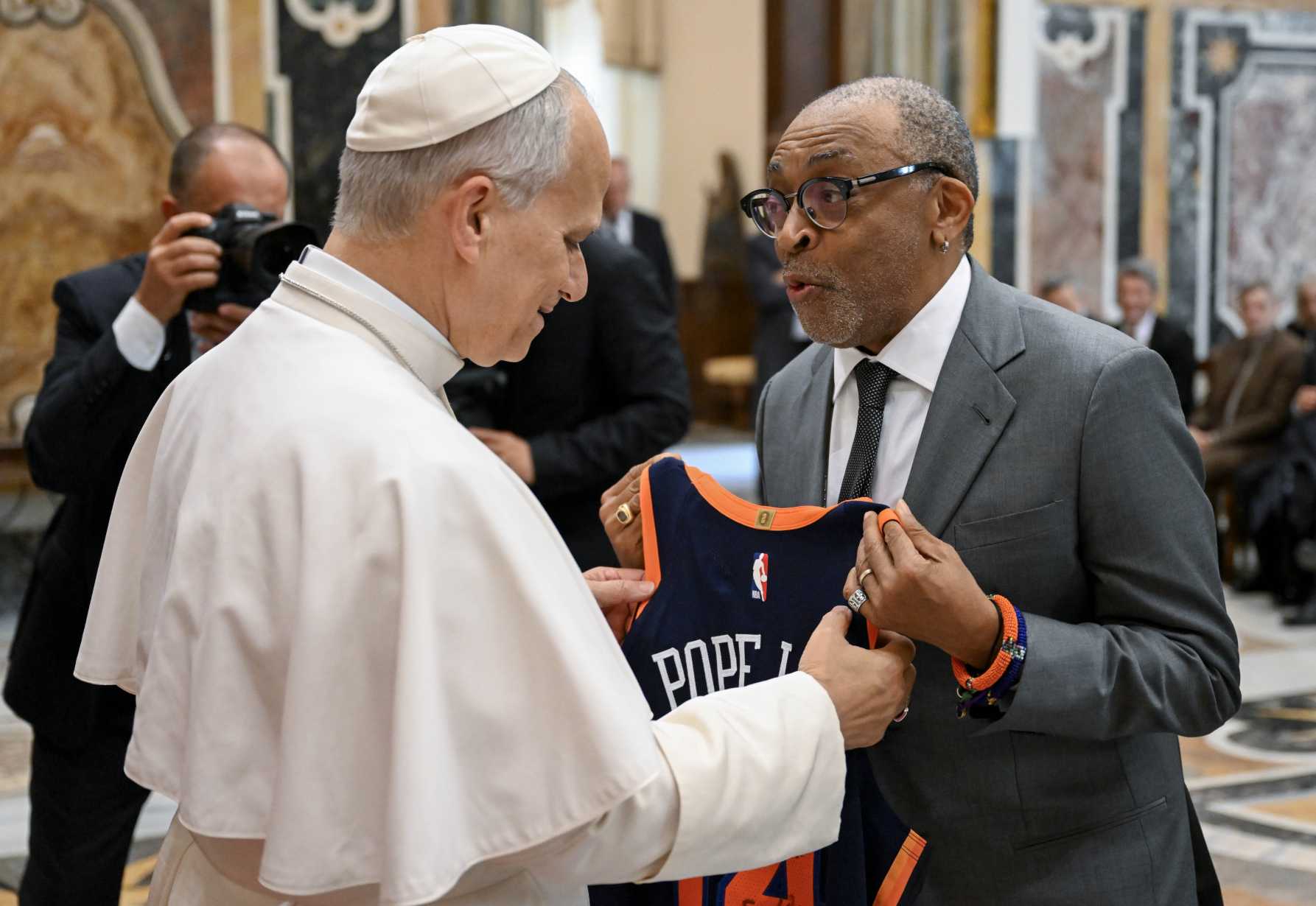 Pope asks big names in film to continue to challenge, inspire, give hope