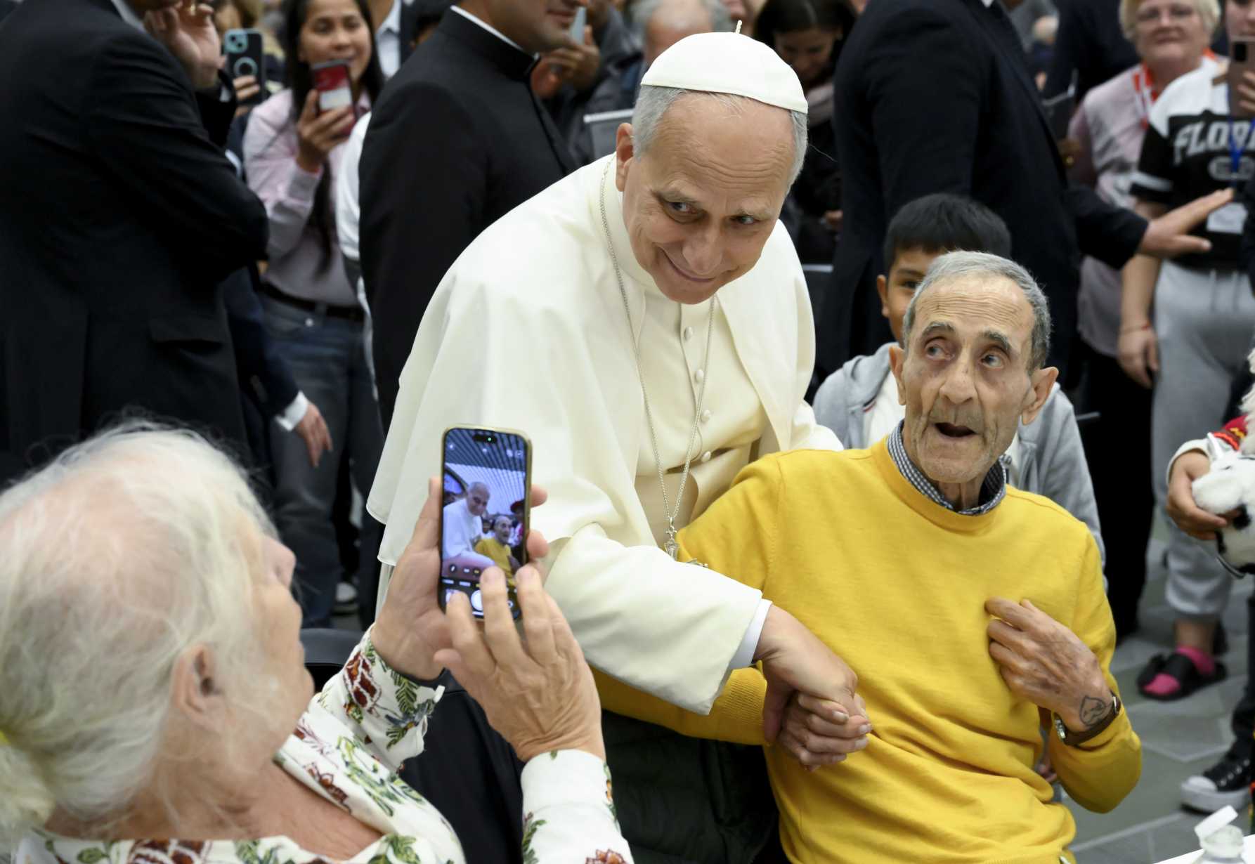 Pope assures the poor they are loved by God, calls on governments to act
