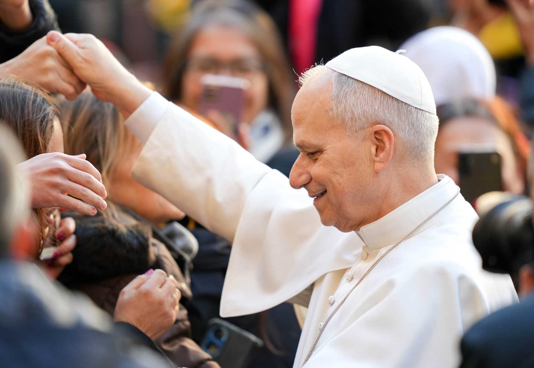 God offers new possibilities, not prohibitions, with his invitation to love, pope says