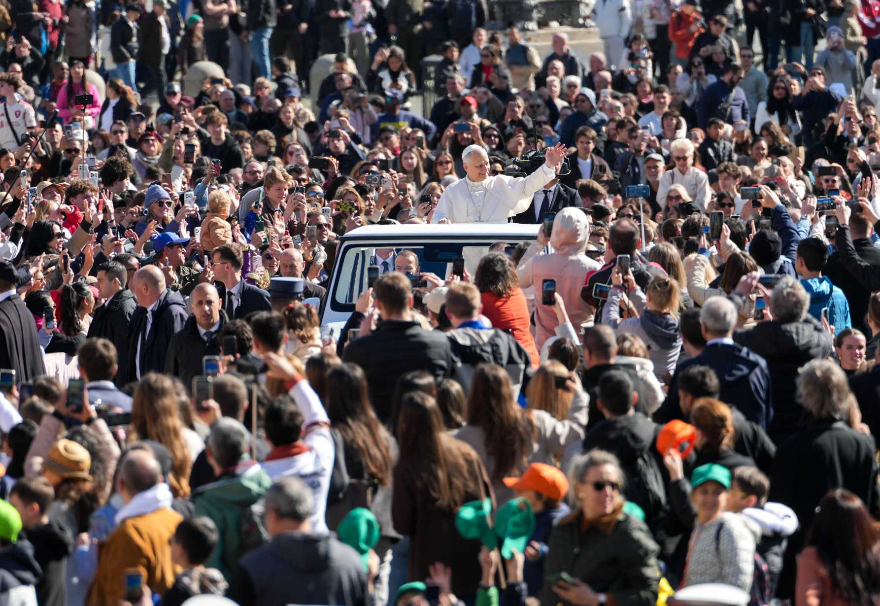 Communion of faithful, not just clergy, shares role in safeguarding faith, pope says
