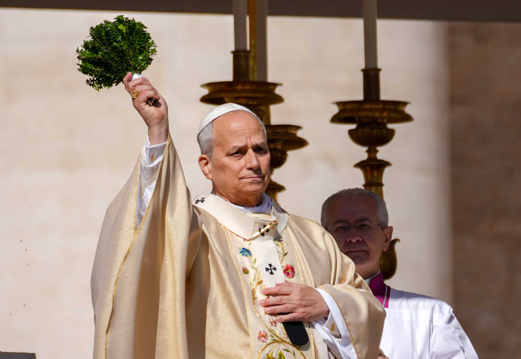 Pope at Easter: Jesus showed nonviolence is true power over evil