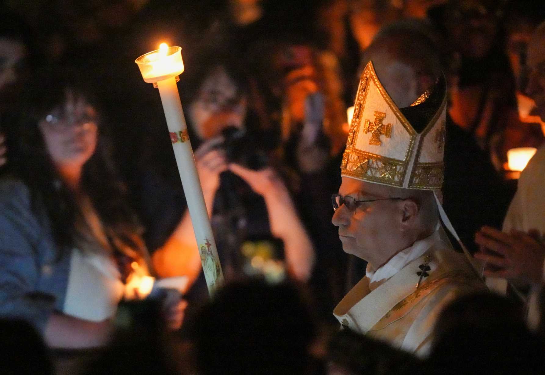 Pope: Don't be paralyzed by mistrust, fear; be catalyzed by Christ to build peace