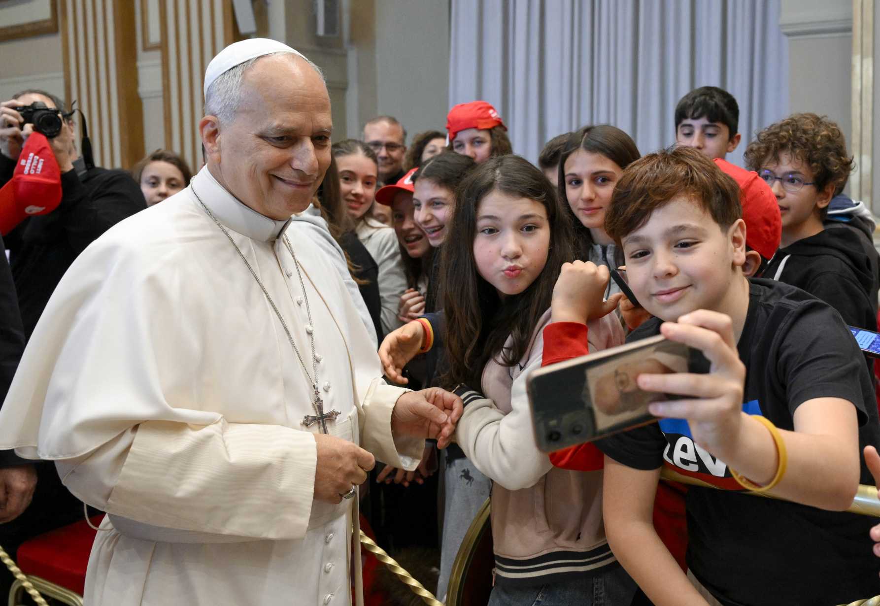 Pope urges humanity to build a civilization of love in the digital world