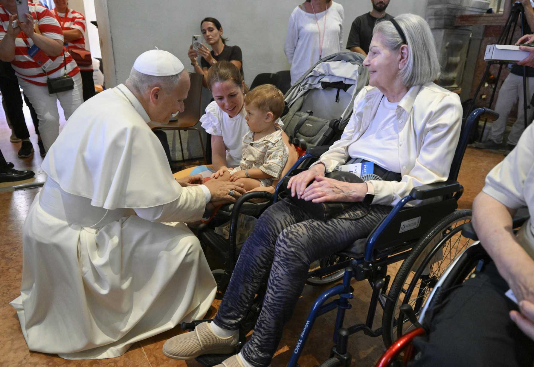 Catholic culture of love can counter the lies of hatred, power, pope says