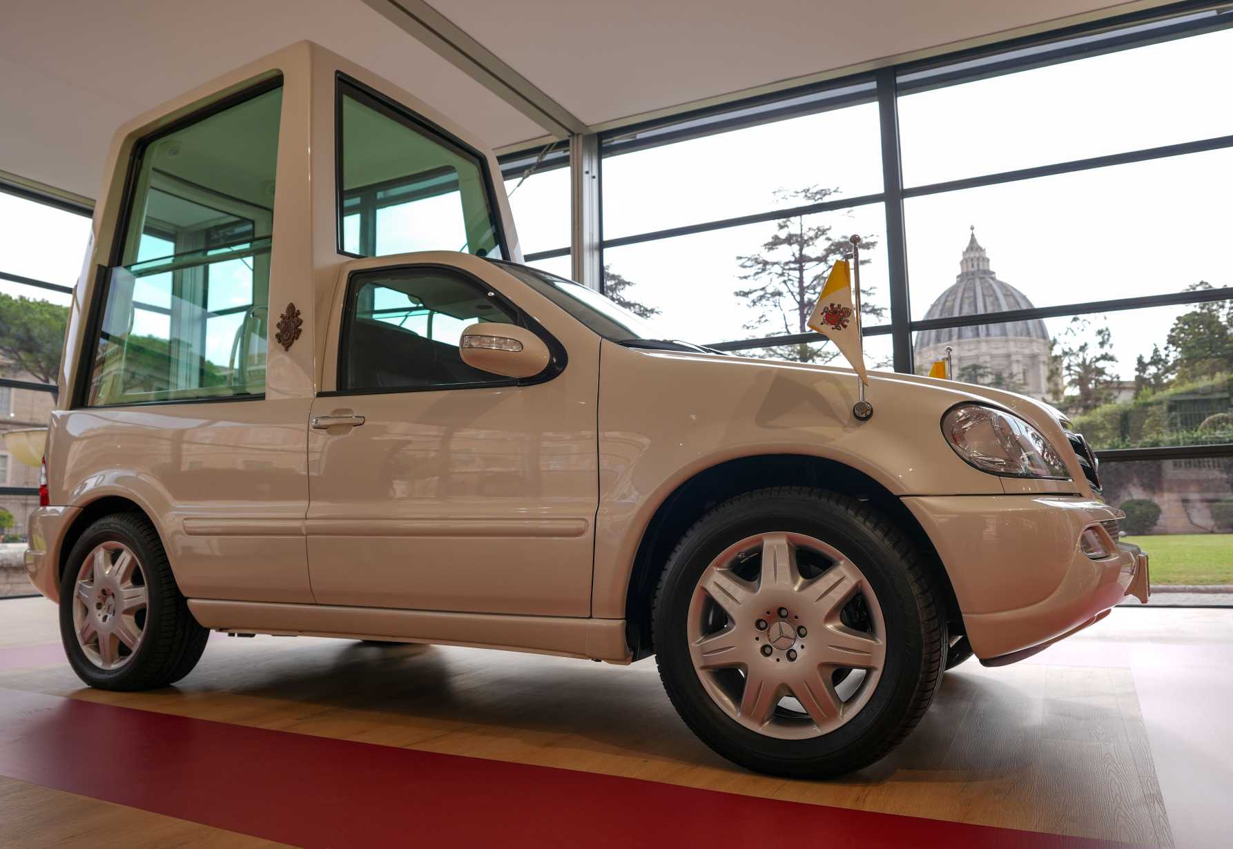 The popemobile race: How car companies rallied to serve a papal passenger