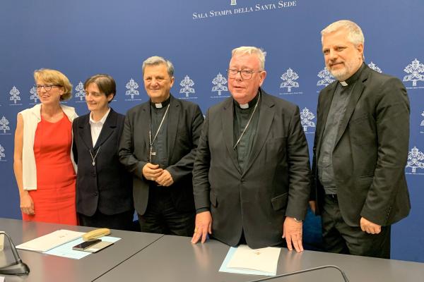 Presenting the synod working document