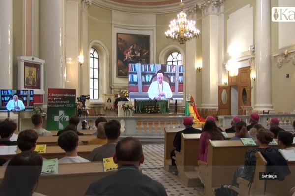 Screen grab of Pope talking to Russian youths